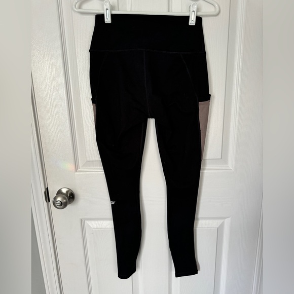 Fabletics On-The-Go Power Hold High-Waisted Legging - Picture 4 of 6